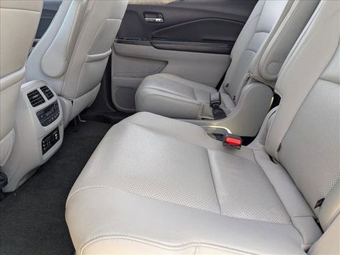Used 2016 Honda Pilot Elite image 17