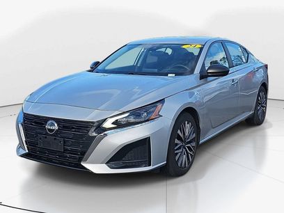 Used 2024 Nissan Altima 2.5 SV