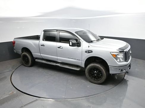 Used 2016 Nissan Titan XD AWD/4WD image 40