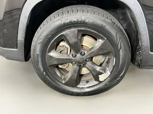 Used 2021 Jeep Cherokee Limited image 11