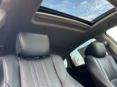 Used 2019 Honda Accord Touring image 16