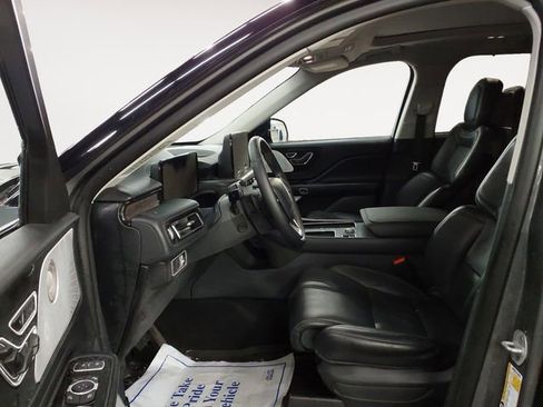 Used 2025 Lincoln Aviator Reserve w/ Equipment Group 201A image 9