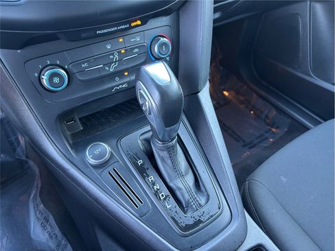 Used 2015 Ford Focus SE image 26