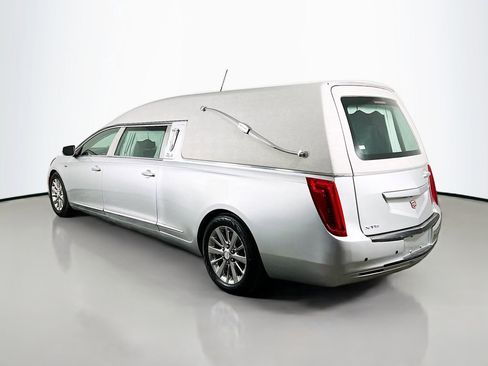 Used 2017 Cadillac XTS FWD image 7