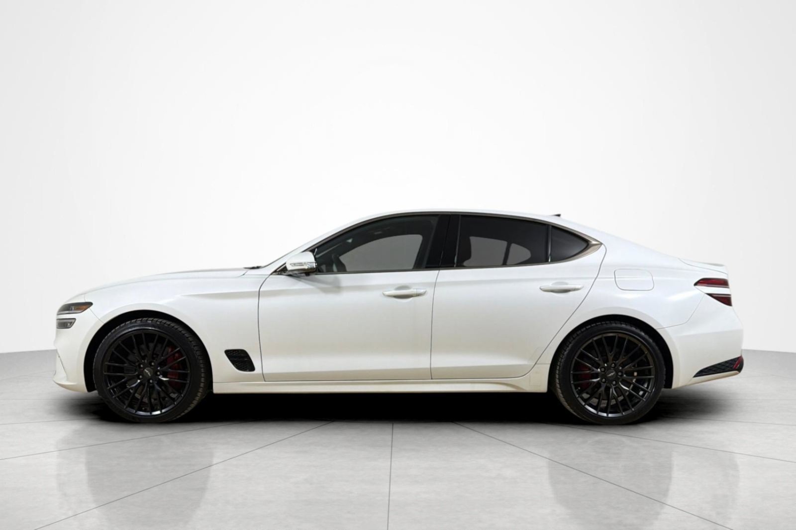 Used 2022 Genesis G70 3.3T Launch Edition AWD/4WD image 2