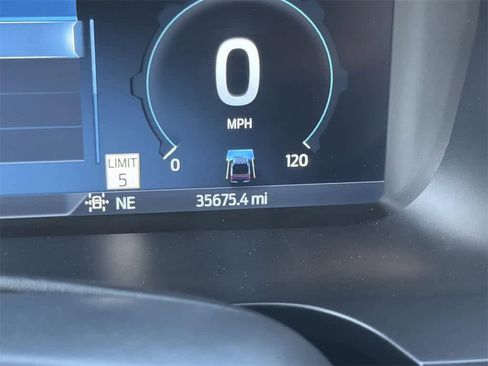 Used 2022 Ford F150 Lightning Lariat image 19