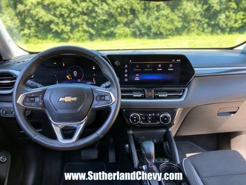 Used 2024 Chevrolet TrailBlazer LT w/ Convenience Package AWD/4WD image 26