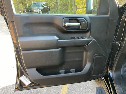 Used 2024 GMC Sierra 2500 Pro w/ Fleet Convenience Package image 9