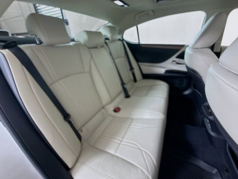 Used 2024 Lexus ES 350 w/ Accessory Package (Z2) FWD image 26