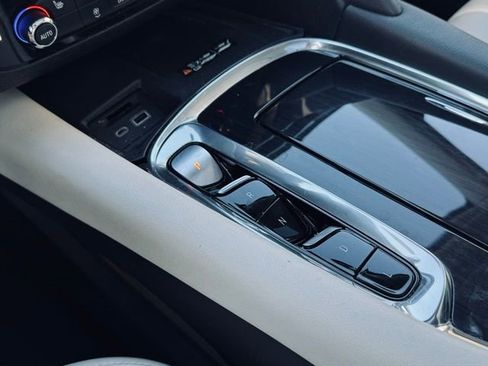 Used 2023 Buick Enclave Essence w/ Experience Buick Package image 32