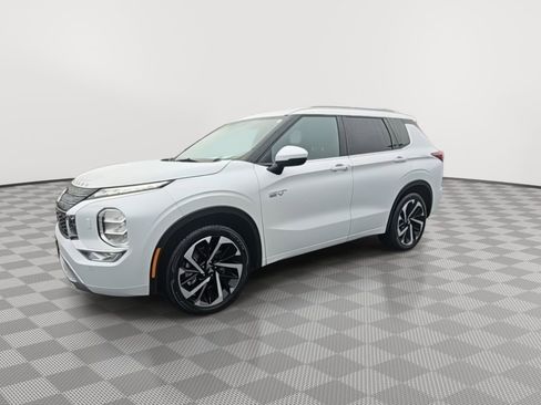 Used 2023 Mitsubishi Outlander SEL image 4