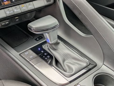 Used 2025 Hyundai Elantra Sport image 25