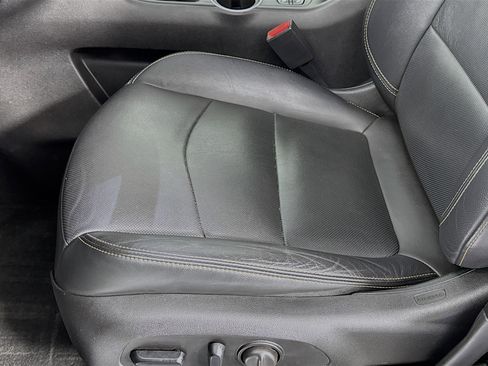 Used 2018 GMC Terrain SLT w/ Preferred Package image 19