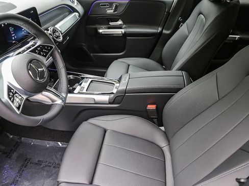 New 2026 Mercedes-Benz GLB 250 image 17