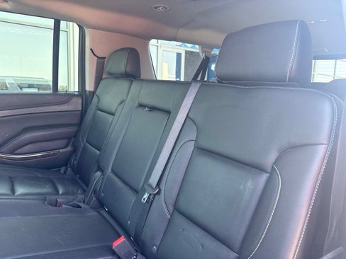 Used 2019 Chevrolet Suburban LT AWD/4WD image 43