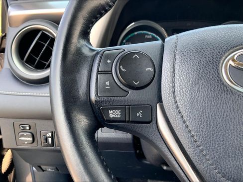 Used 2018 Toyota RAV4 XLE AWD/4WD image 23