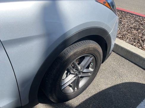 Used 2018 Hyundai Santa Fe Sport image 16