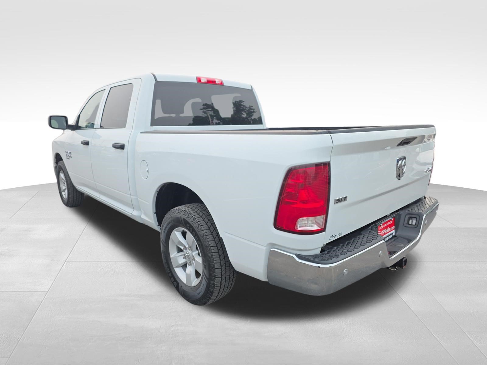 Used 2022 RAM 1500 Classic SLT w/ Electronics Group AWD/4WD image 4