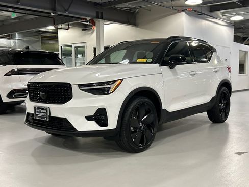 Used 2026 Volvo XC40 B5 Ultra w/ Climate Package AWD/4WD image 5