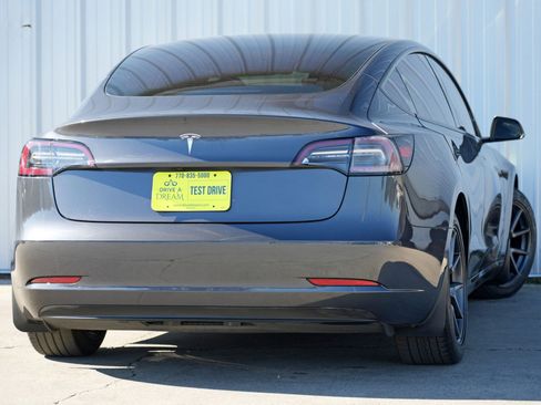 Used 2023 Tesla Model 3 Standard Range image 5