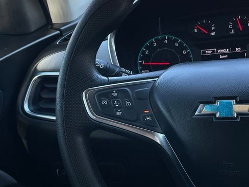 Used 2021 Chevrolet Equinox LS w/ LS Convenience Package image 13