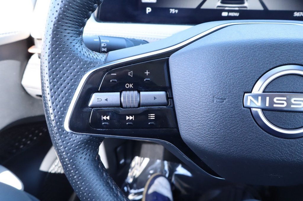 Used 2024 Nissan Ariya AWD image 23