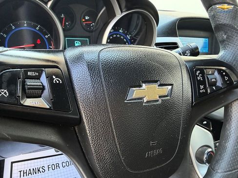 Used 2016 Chevrolet Cruze LT FWD image 17