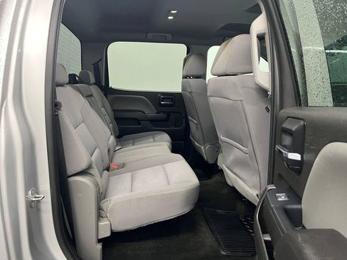 Used 2018 Chevrolet Silverado 1500 Custom w/ Custom Value Package AWD/4WD image 23