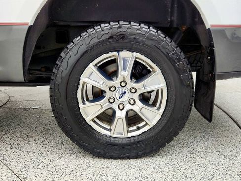 Used 2017 Ford F150 XLT w/ Equipment Group 302A Luxury image 9