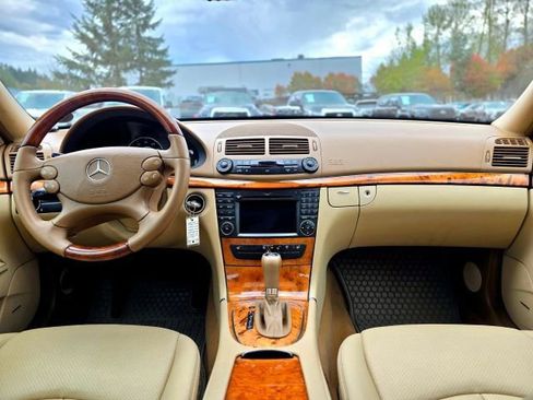 Used 2009 Mercedes-Benz E 350 4MATIC Wagon image 10