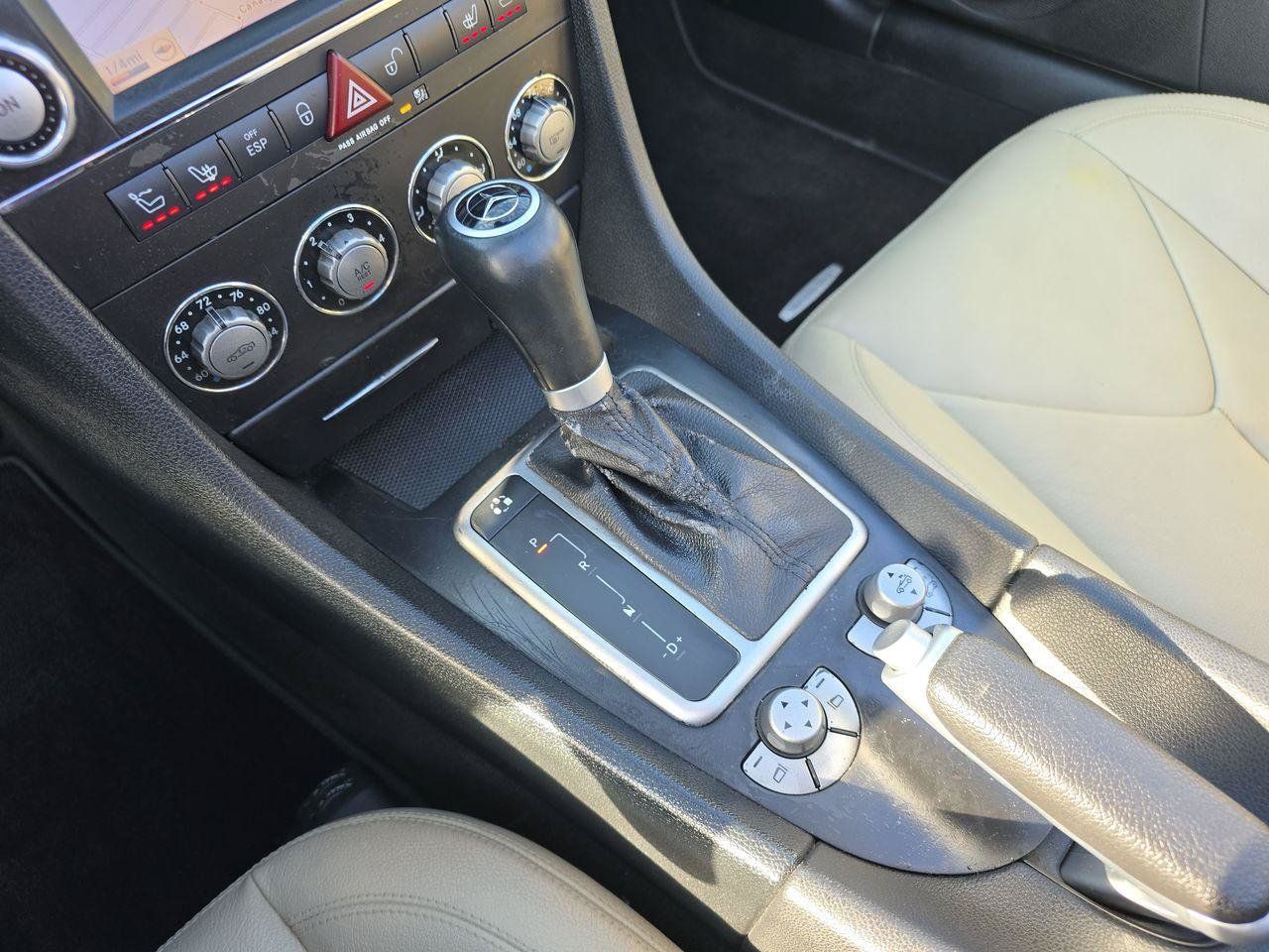 Used 2011 Mercedes-Benz SLK 300 image 10