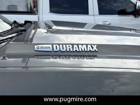 Used 2018 GMC Sierra 2500 Denali w/ Duramax Plus Package AWD/4WD image 9