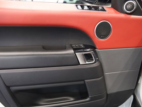 Used 2018 Land Rover Range Rover Sport HSE Dynamic image 14