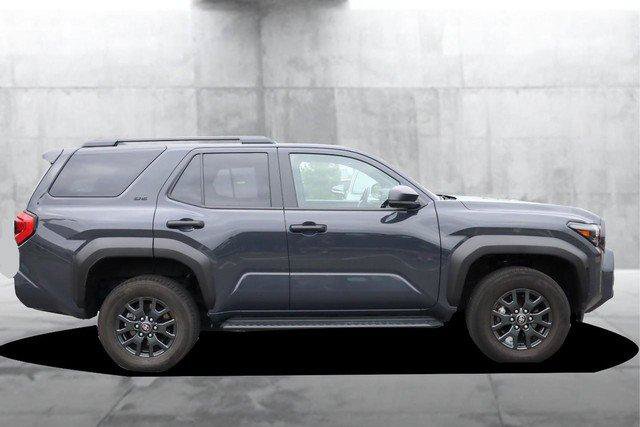 Used 2025 Toyota 4Runner SR5 AWD/4WD image 5