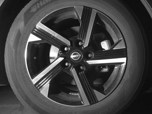 Used 2025 Nissan Sentra SV image 13