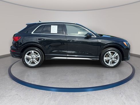 Used 2022 Audi Q3 2.0T Premium w/ Convenience Package AWD/4WD image 8