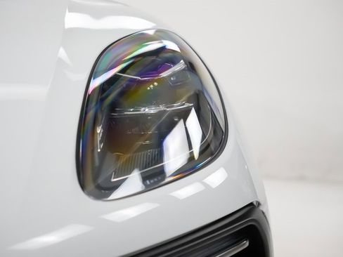 Used 2022 Porsche Macan image 7