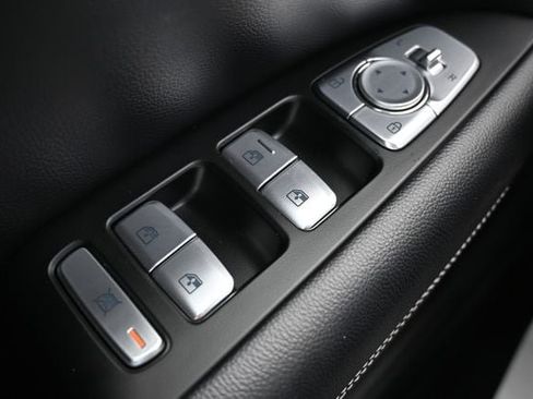 Used 2024 Genesis G70 2.5T AWD/4WD image 41