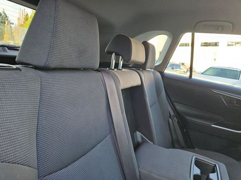 Used 2019 Toyota RAV4 LE w/ Carpet Mat Package AWD/4WD image 11