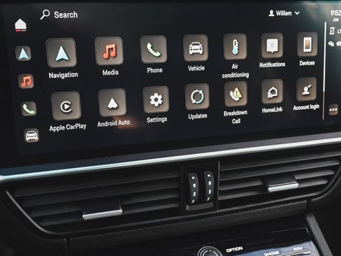 Used 2023 Porsche Cayenne image 18