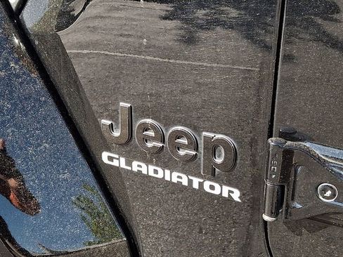 Used 2021 Jeep Gladiator Overland AWD/4WD image 26