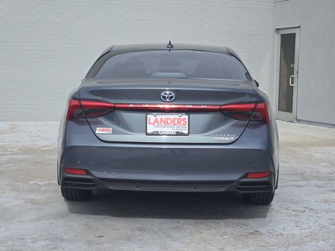 Used 2022 Toyota Avalon Limited w/ Advanced Safety Package image 7