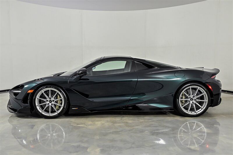 Used 2022 McLaren 765LT RWD image 25