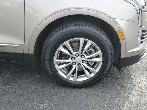 Certified 2022 Cadillac XT5 Premium Luxury image 5