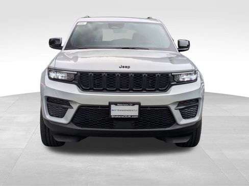 New 2025 Jeep Grand Cherokee Altitude image 8