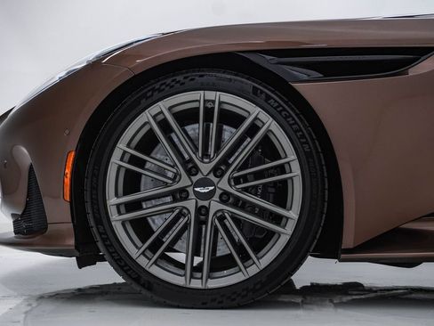 Used 2024 Aston Martin DB12 Coupe RWD image 15