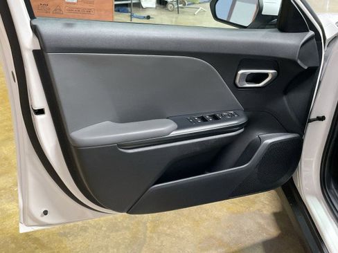 Used 2025 Kia K4 FWD image 12