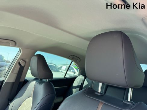 Used 2018 Toyota Camry XLE FWD image 25