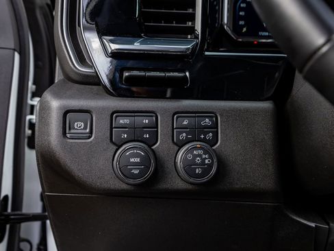 Used 2024 Chevrolet Silverado 2500 LTZ w/ LTZ Premium Package image 20