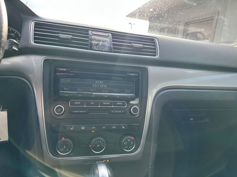 Used 2014 Volkswagen Passat 1.8T Wolfsburg Edition image 17